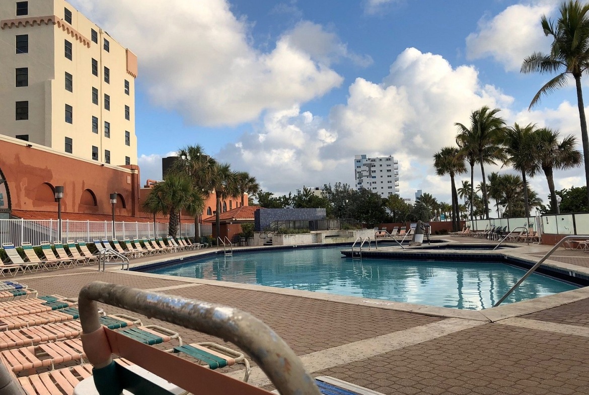 Hollywood Beach Hotel pool
