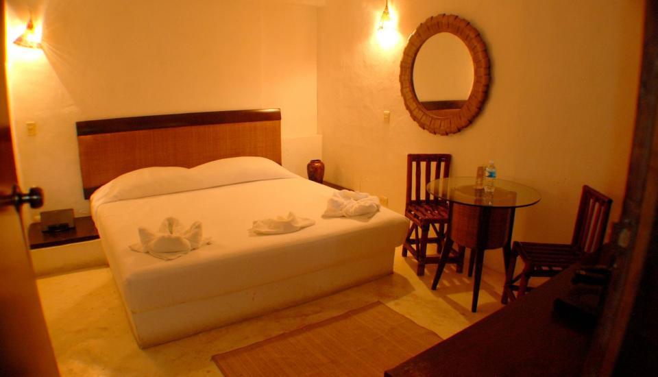 Hotel Fiesta Siesta bedroom