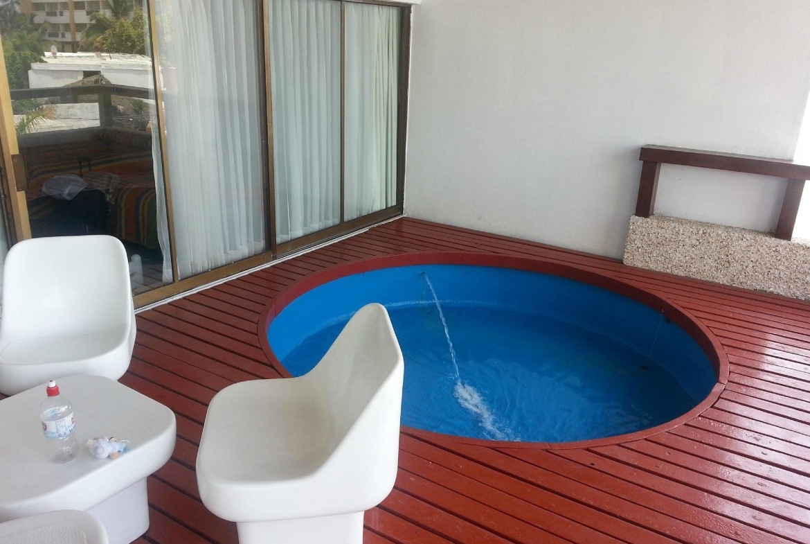 outdoor hot tub