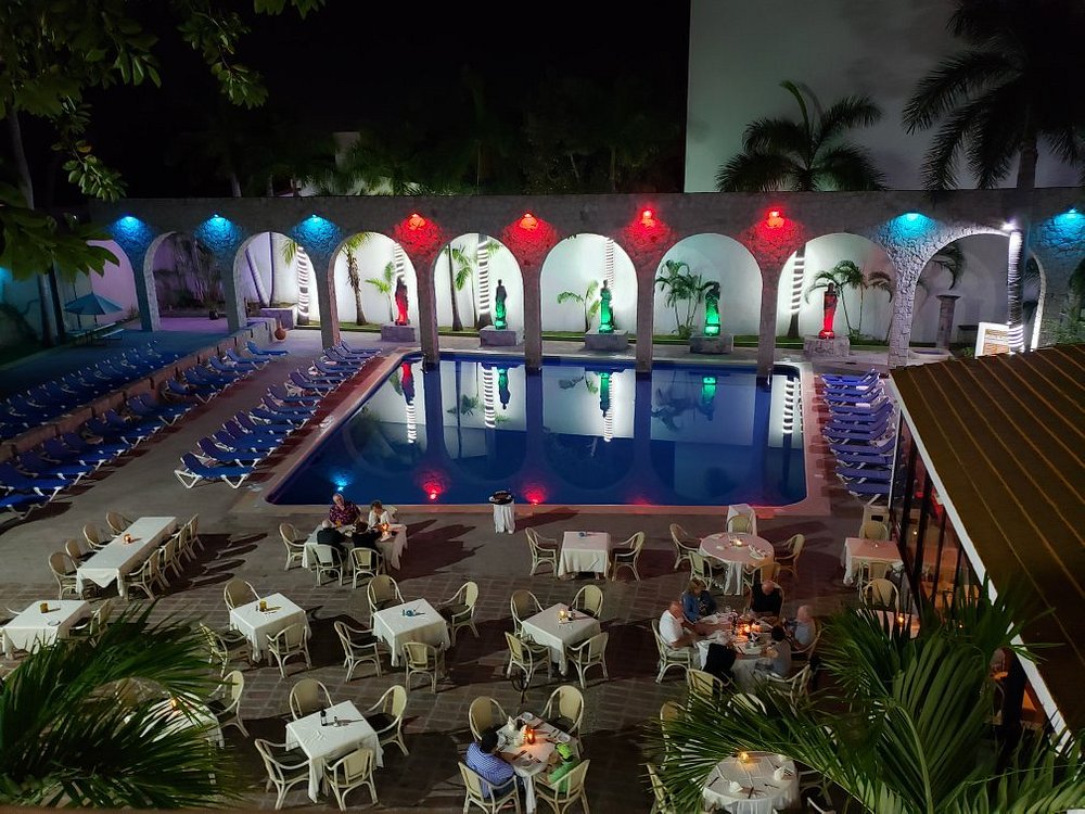 Hotel Granada El Cid At Mazatlan pool