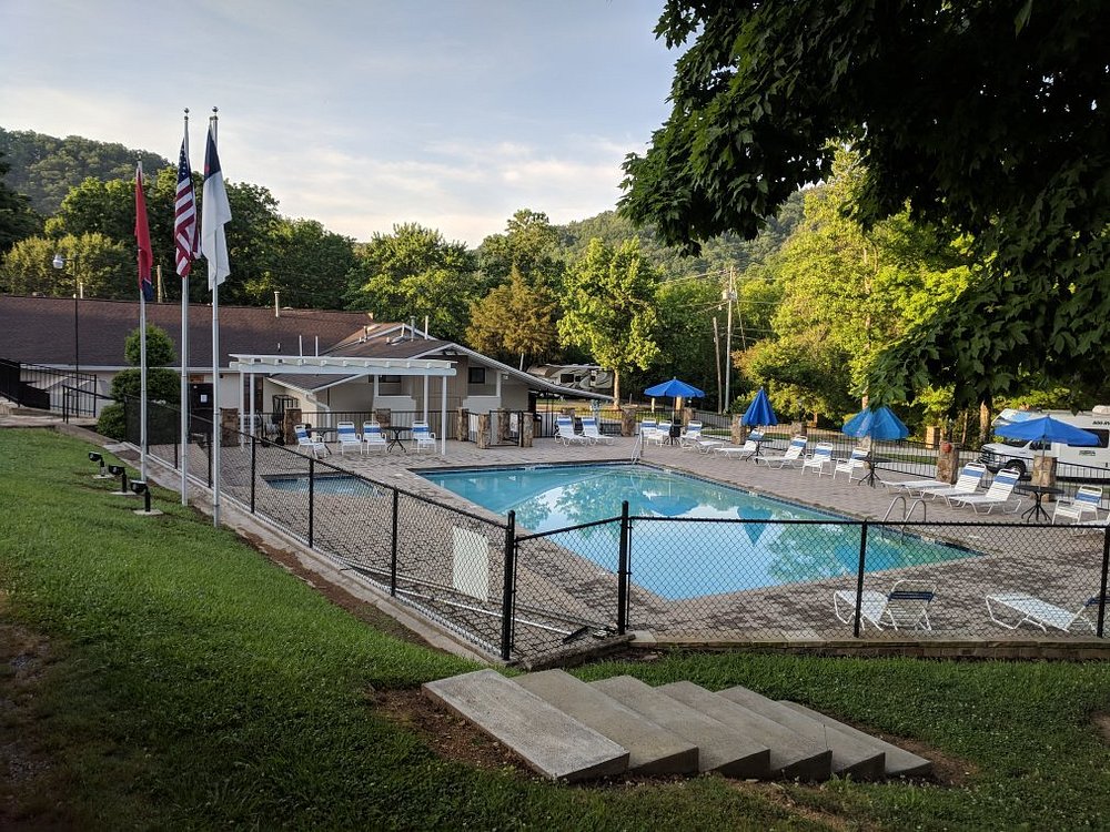 Mill Creek Resort Club pool