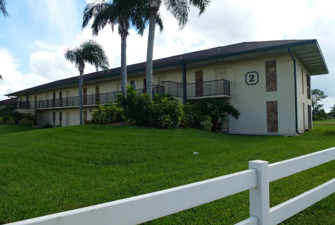 Lehigh Resort Club exterior
