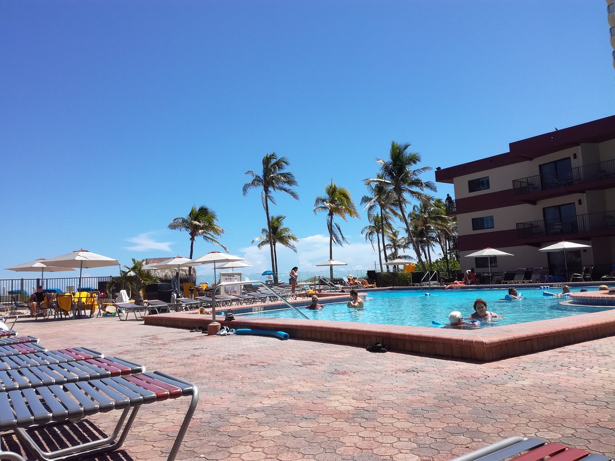 Lighthouse Cove Resort pool