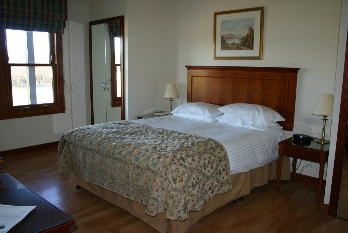 Macdonald Dalfaber Resort bedroom
