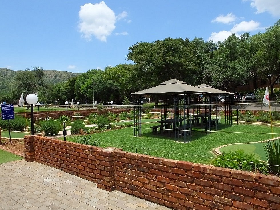 Mount Amanzi picnic tables
