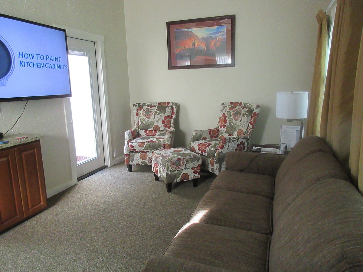 Villas At Southgate Living Area