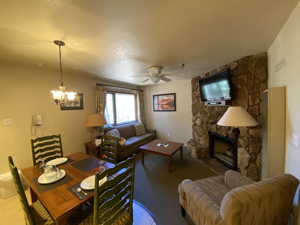 Snow Lake Lodge Living Area