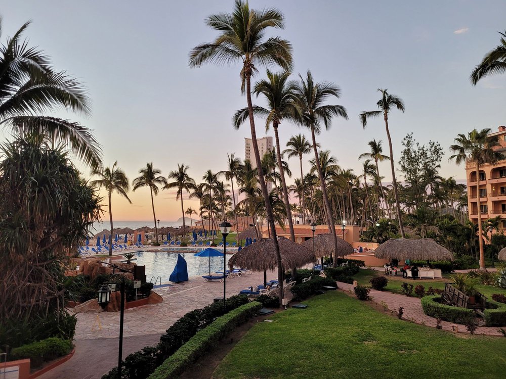 Vacation Internationale Torres Mazatlan Grounds