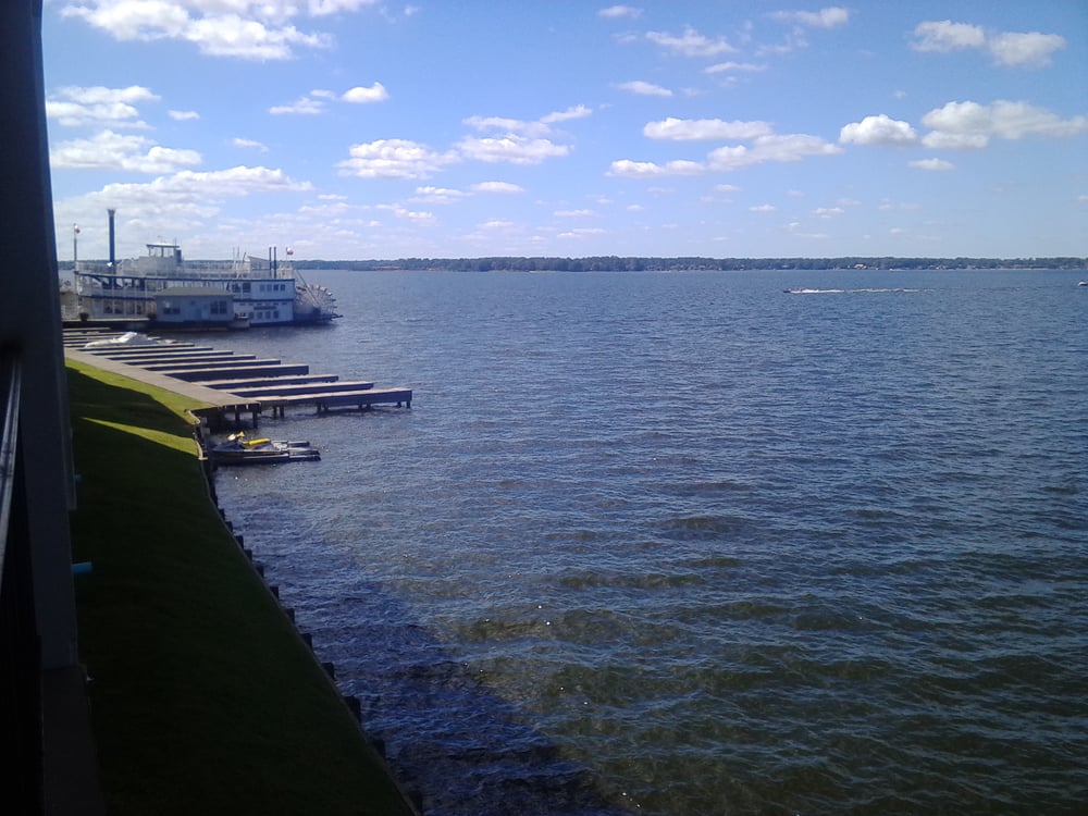 Sunset Harbor Resort Lake