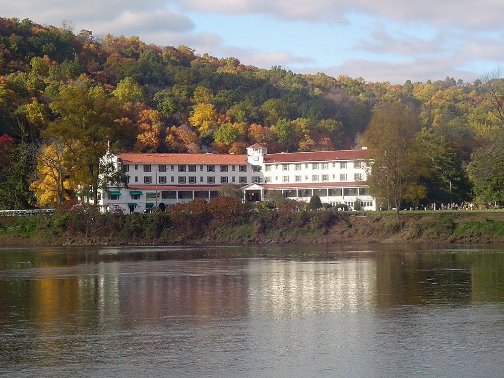 Shawnee Inn Exterior