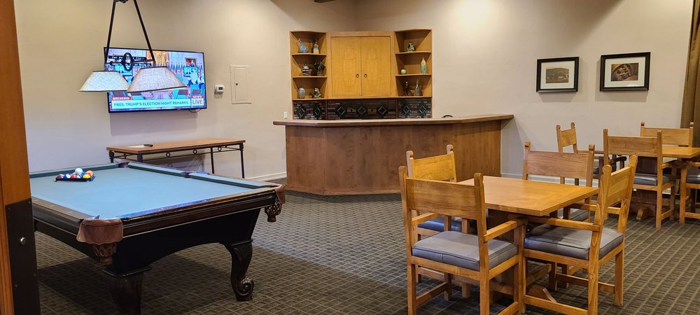 Riviera Oaks Resort Lounge
