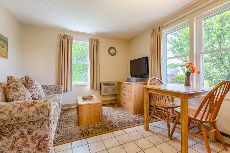 Sea Mist Resort Of Maine Living Area