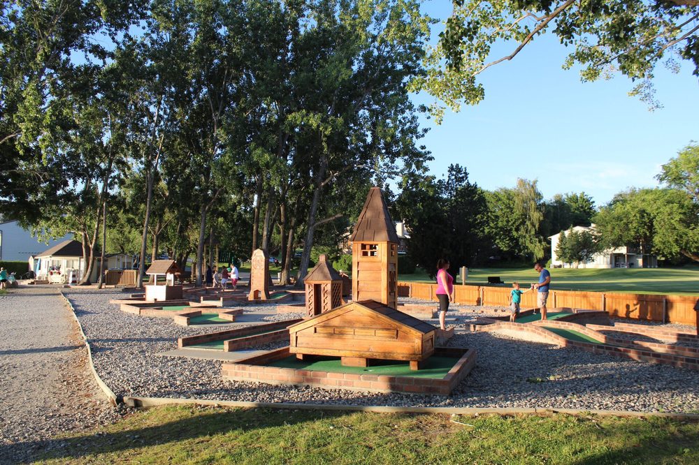 Wapato Point Mini Golf