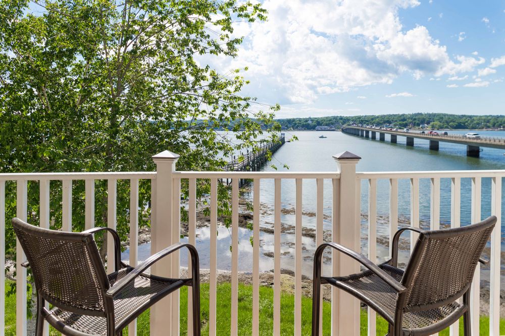 Sheepscot Harbour Village & Resort Balcony