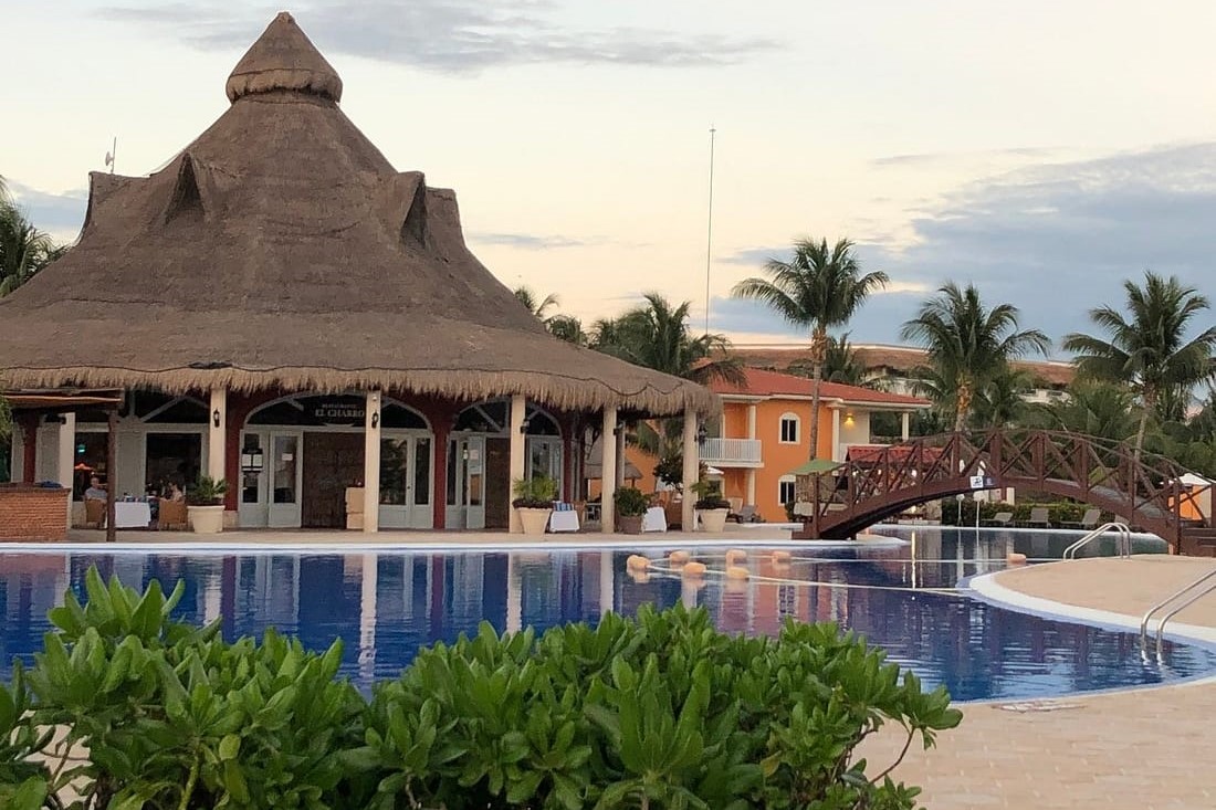 H10 Ocean Maya pool