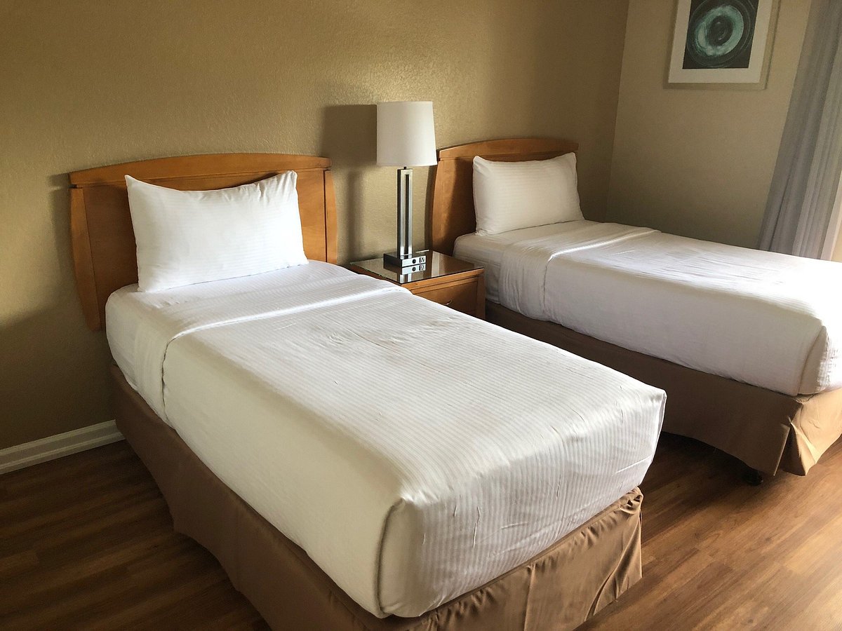 Orbit One Vacation Villas bedroom