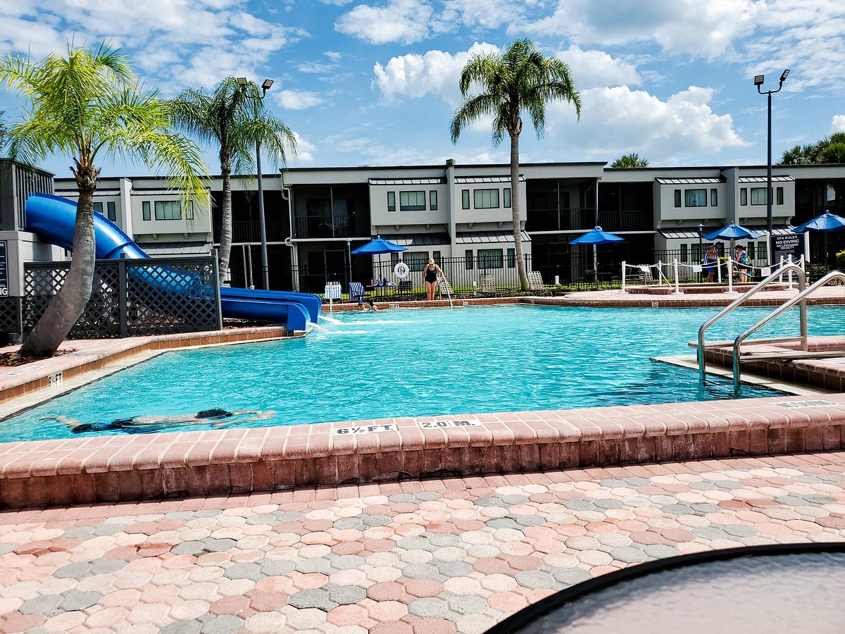 resort pool