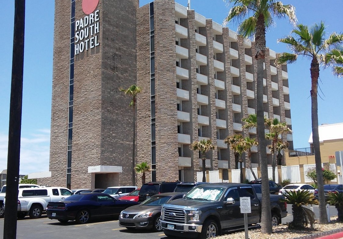 Padre South Hotel And Condominiums