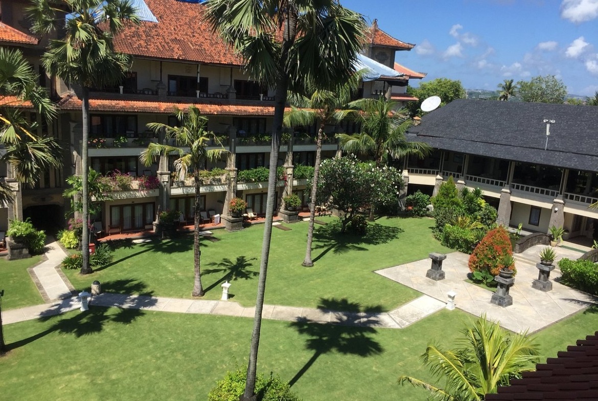 Peninsula Beach Resort Exterior