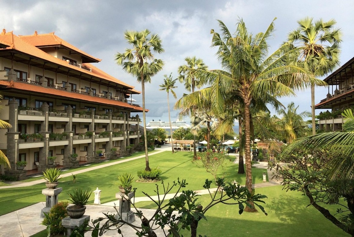 Peninsula Beach Resort