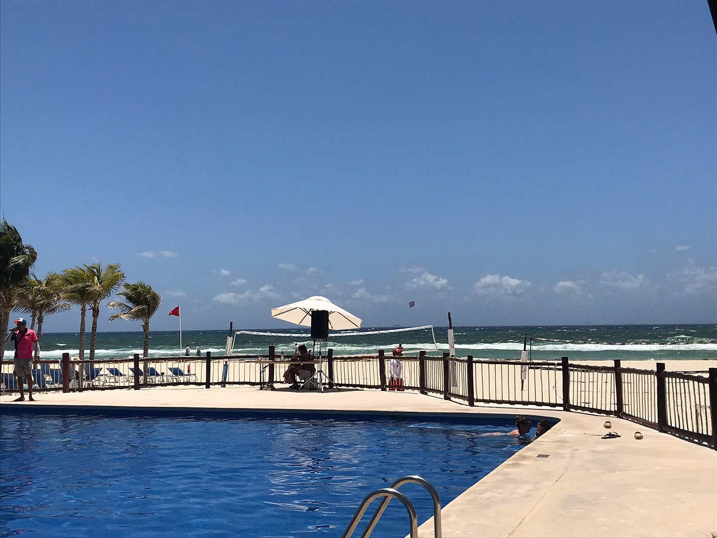 Occidental Allegro Playacar pool