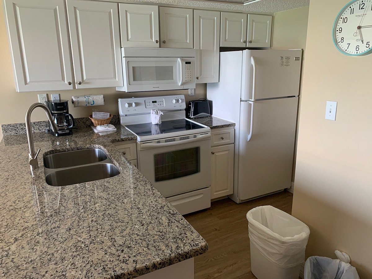 Tropic Shores Kitchen
