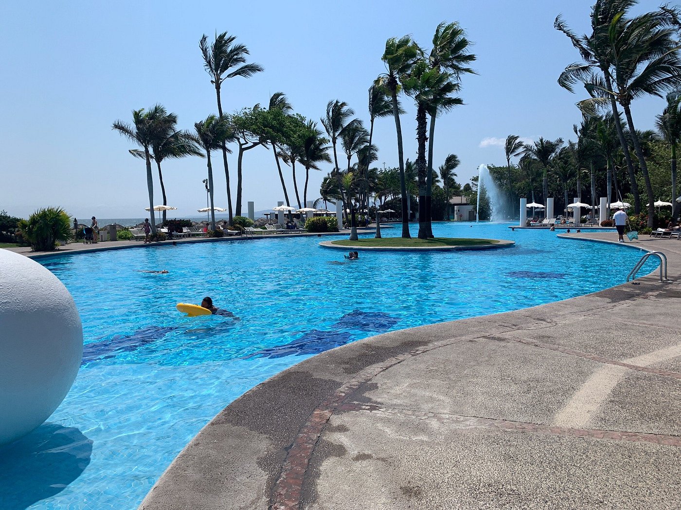 swimming pool