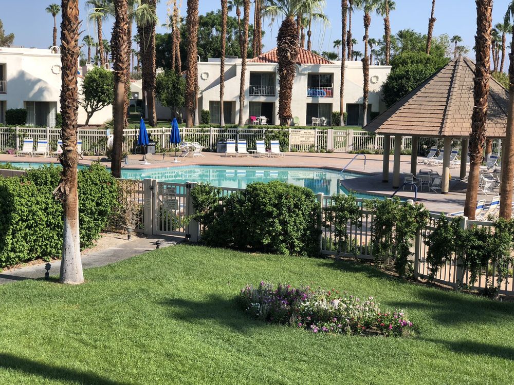 4 Seasons At Desert Breezes Resort Pool View