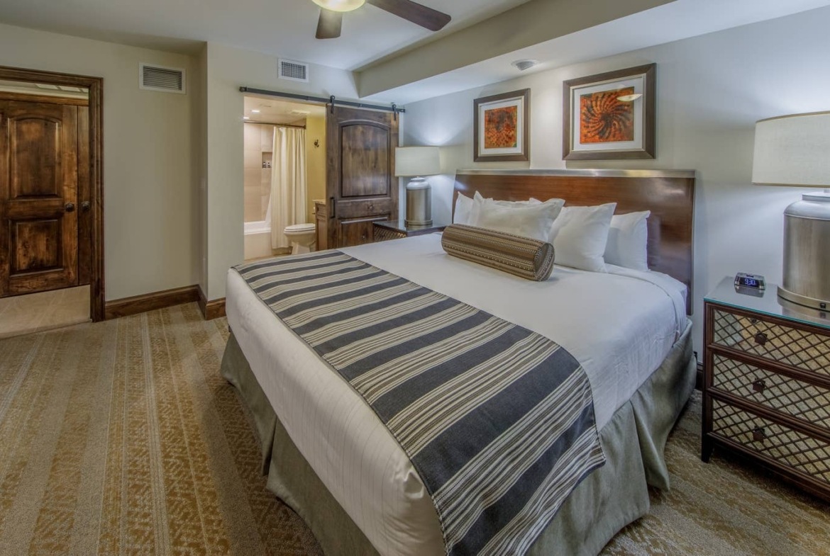 Scottsdale Resort Holiday Inn Master Bedroom
