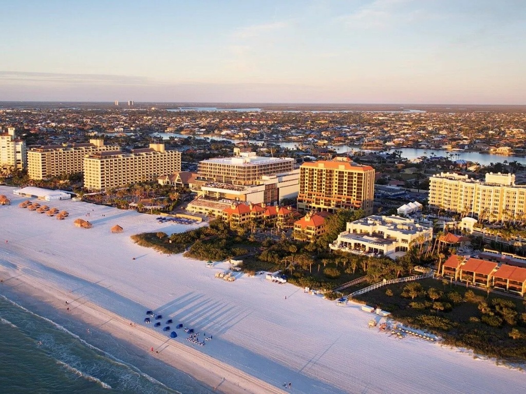 resort main