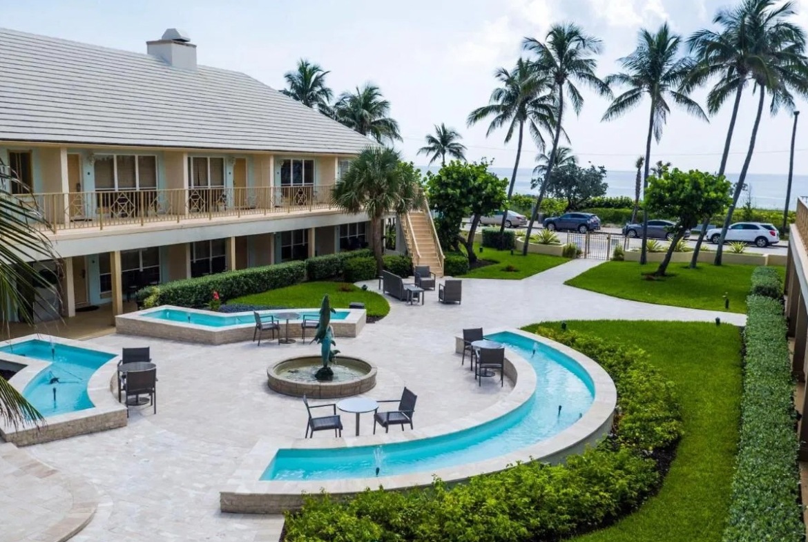 resort exterior with water festure