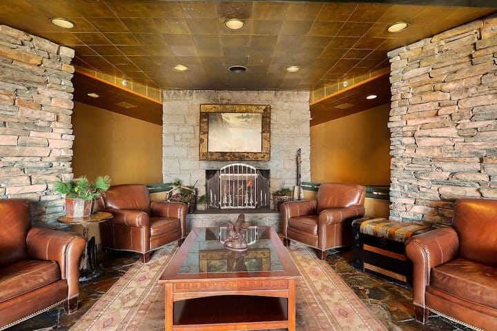 Ridge Crest Lobby