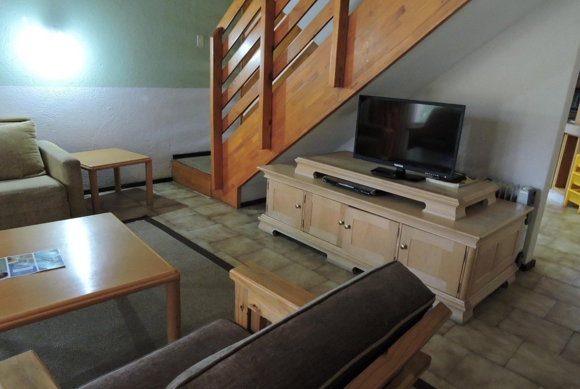 Living Area 2