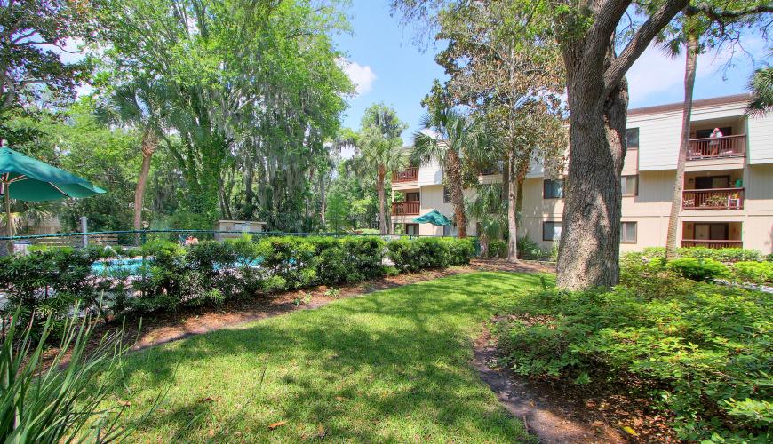 resort lawn