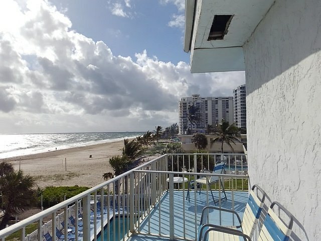 Seaside Beach Club Balcony
