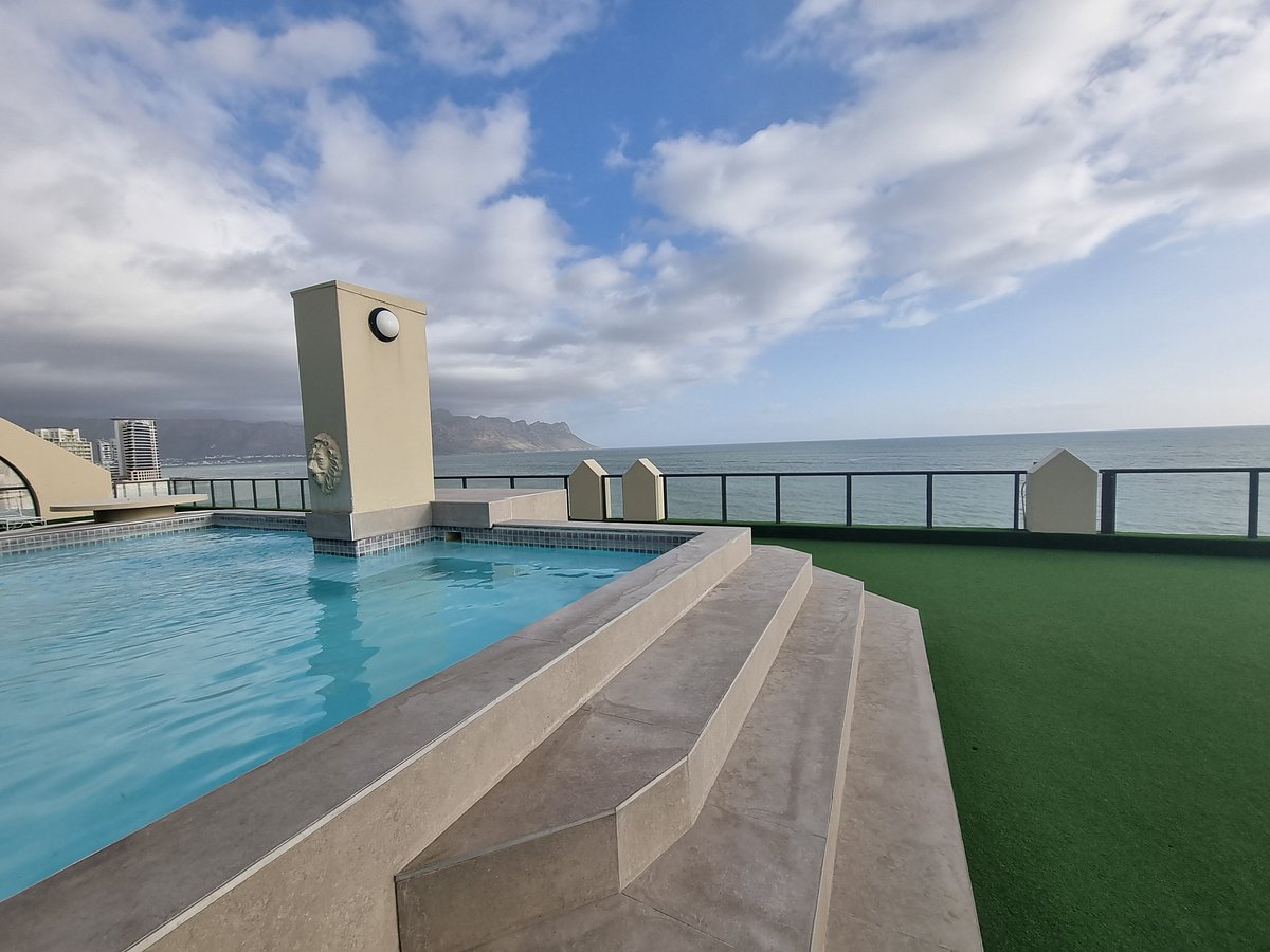 Strand Pavilion Pool