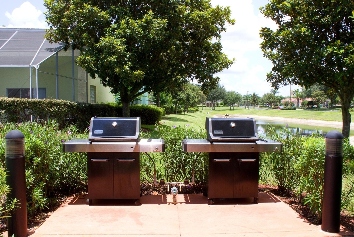 BBQ grills at Summer Bay Resort