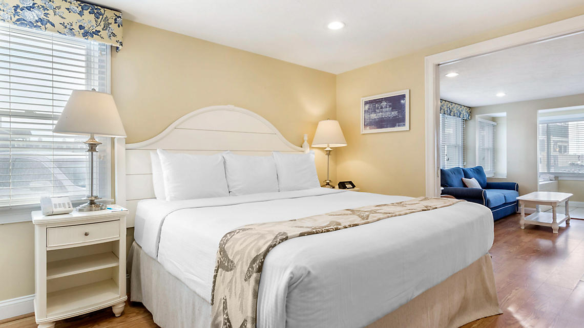 Breakers Ocean View Resort bed
