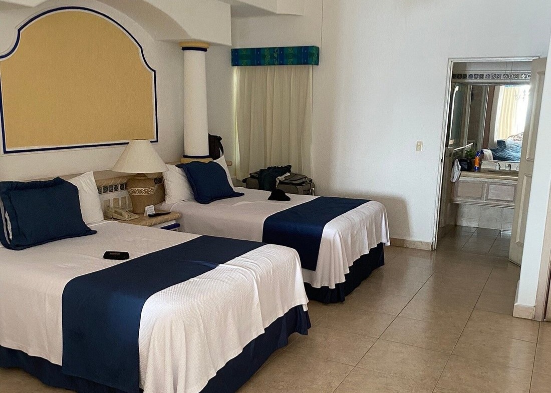 Inn At Mazatlan bedroom