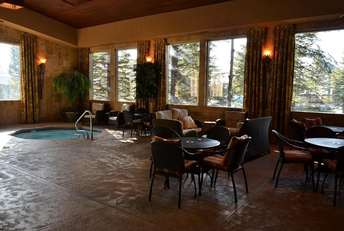 Jackson Hole Lodge hot tub