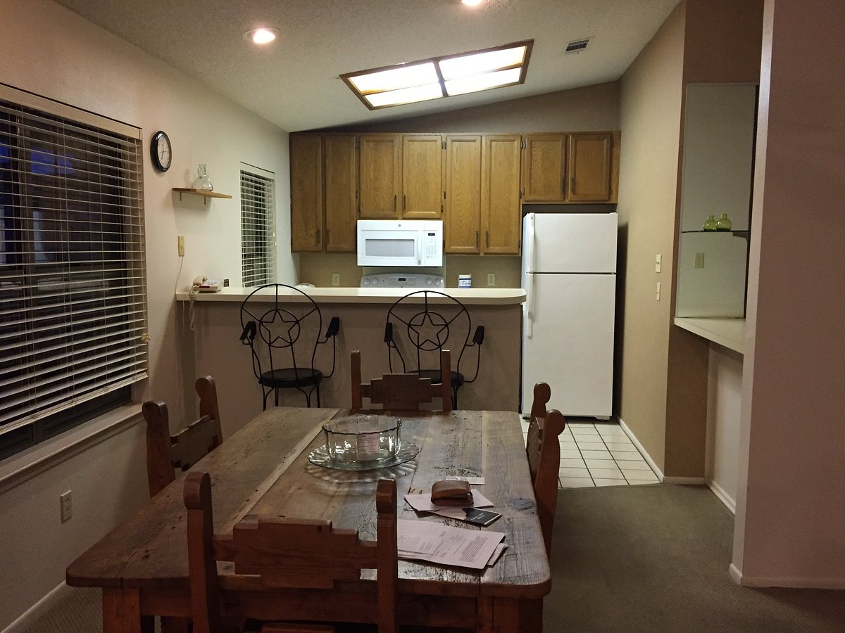 Shores At Lake Travis Dining Area