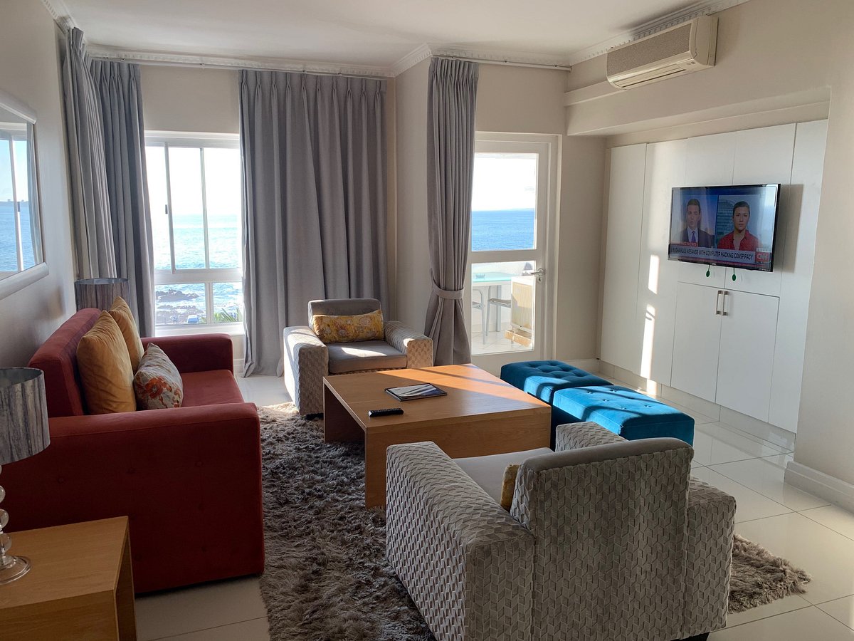 The Peninsula Living Area