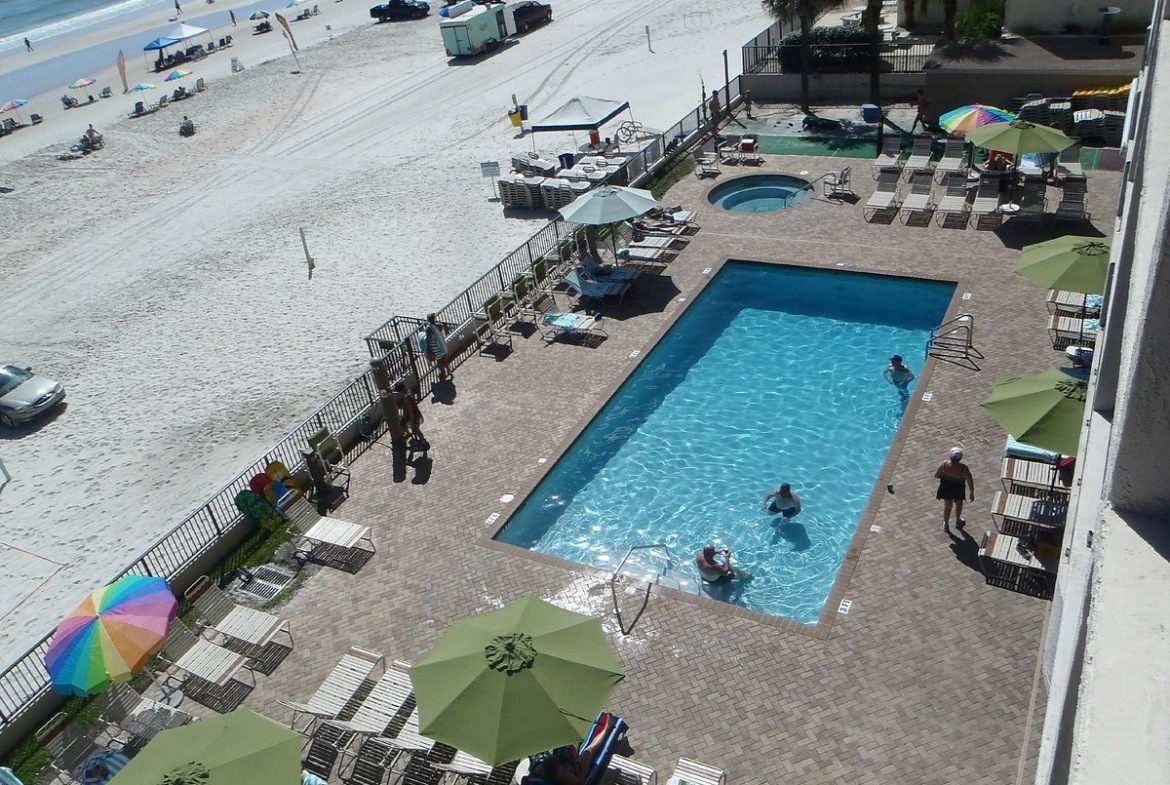 Tropic Shores Pool