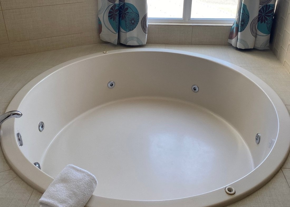jetted tub