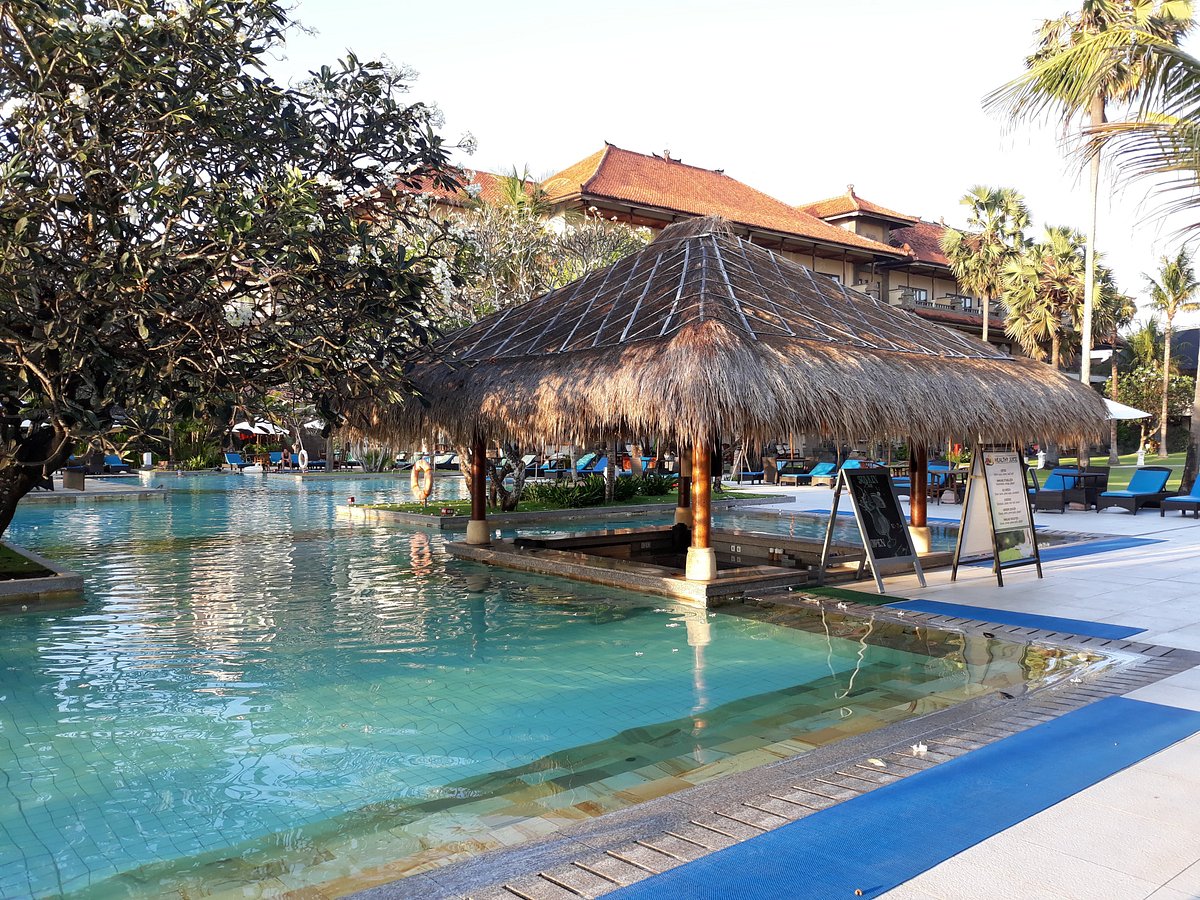 Peninsula Beach Resort Pool