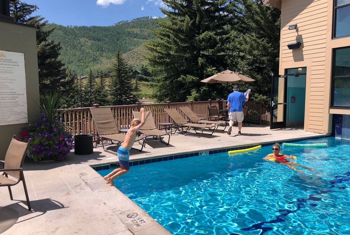 Streamside At Vail-Cedar Pool