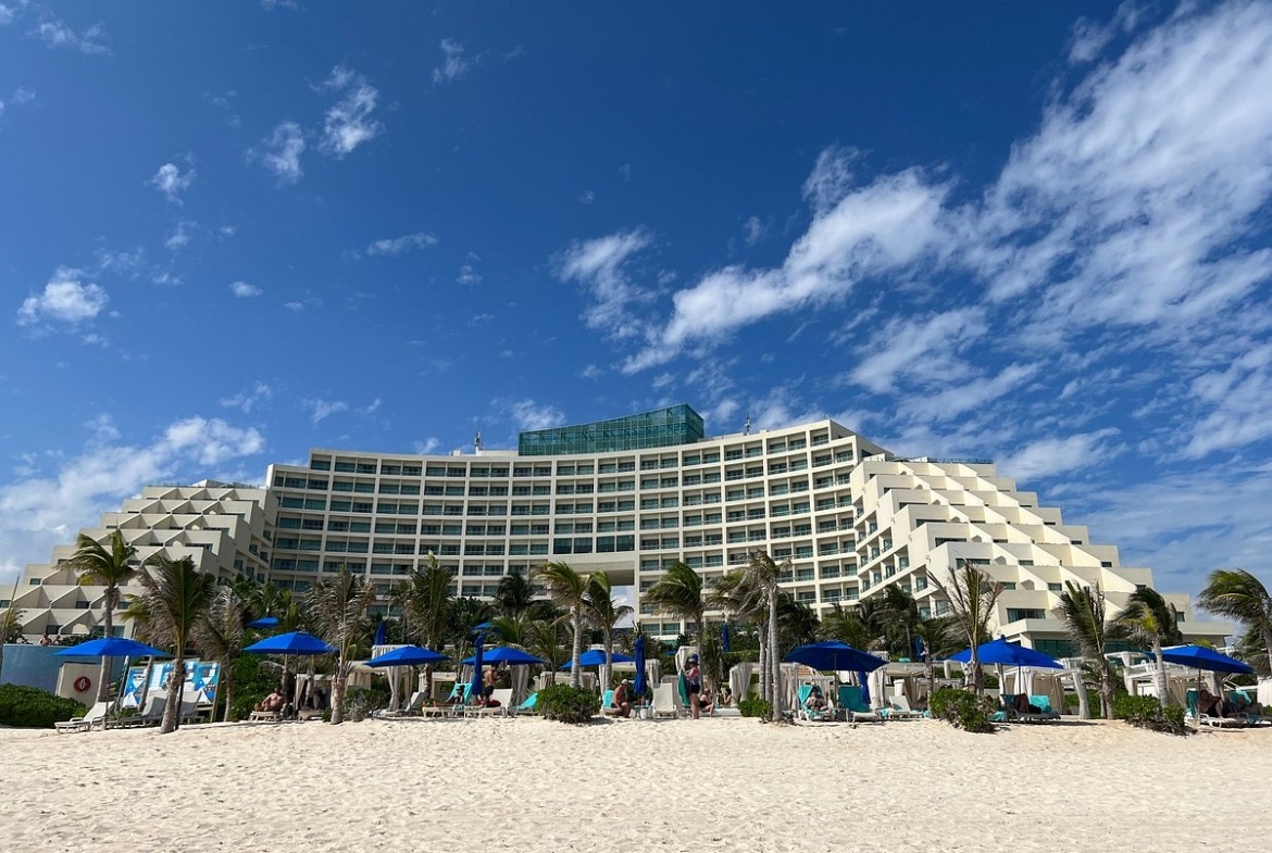 Live Aqua Beach Resort Cancun exterior
