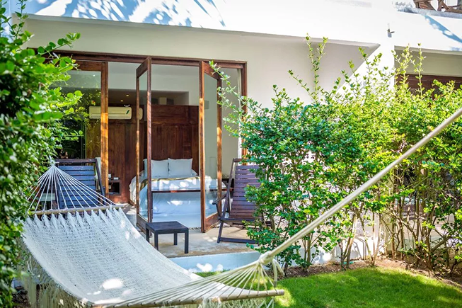 Hotel Le Reve by Mij – Beachfront Hotel hammock