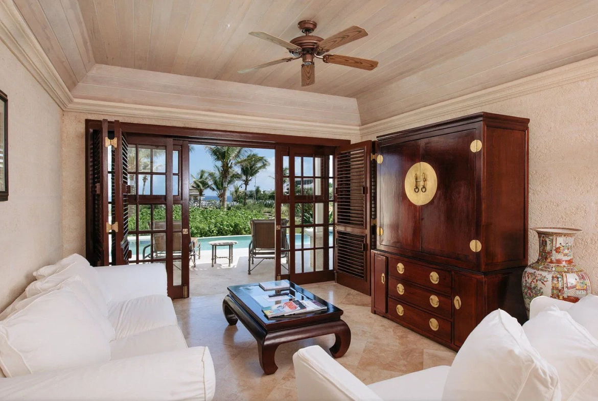 The Crane Living Area