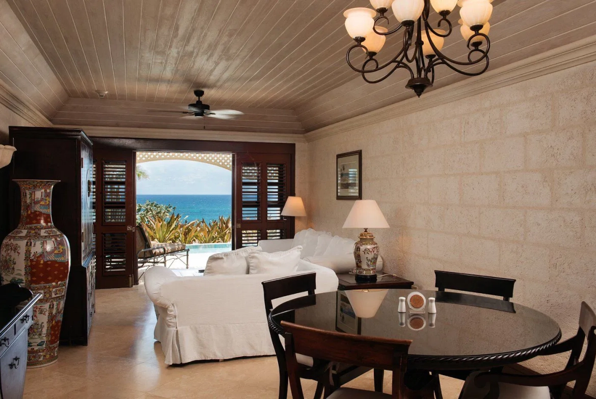 The Crane Dining Area